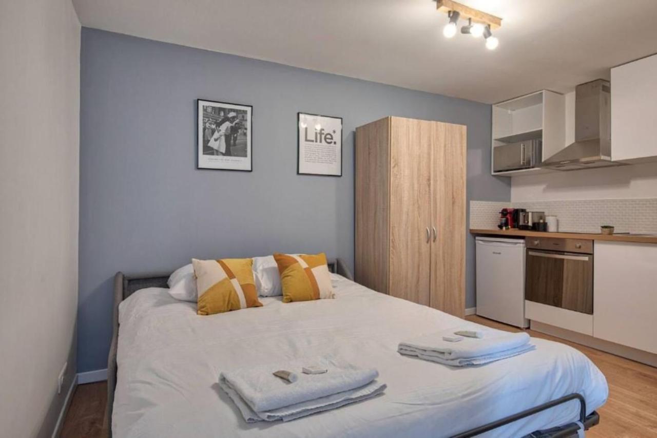 Charming Studio At Republique - 2P Apartment Paris Bagian luar foto