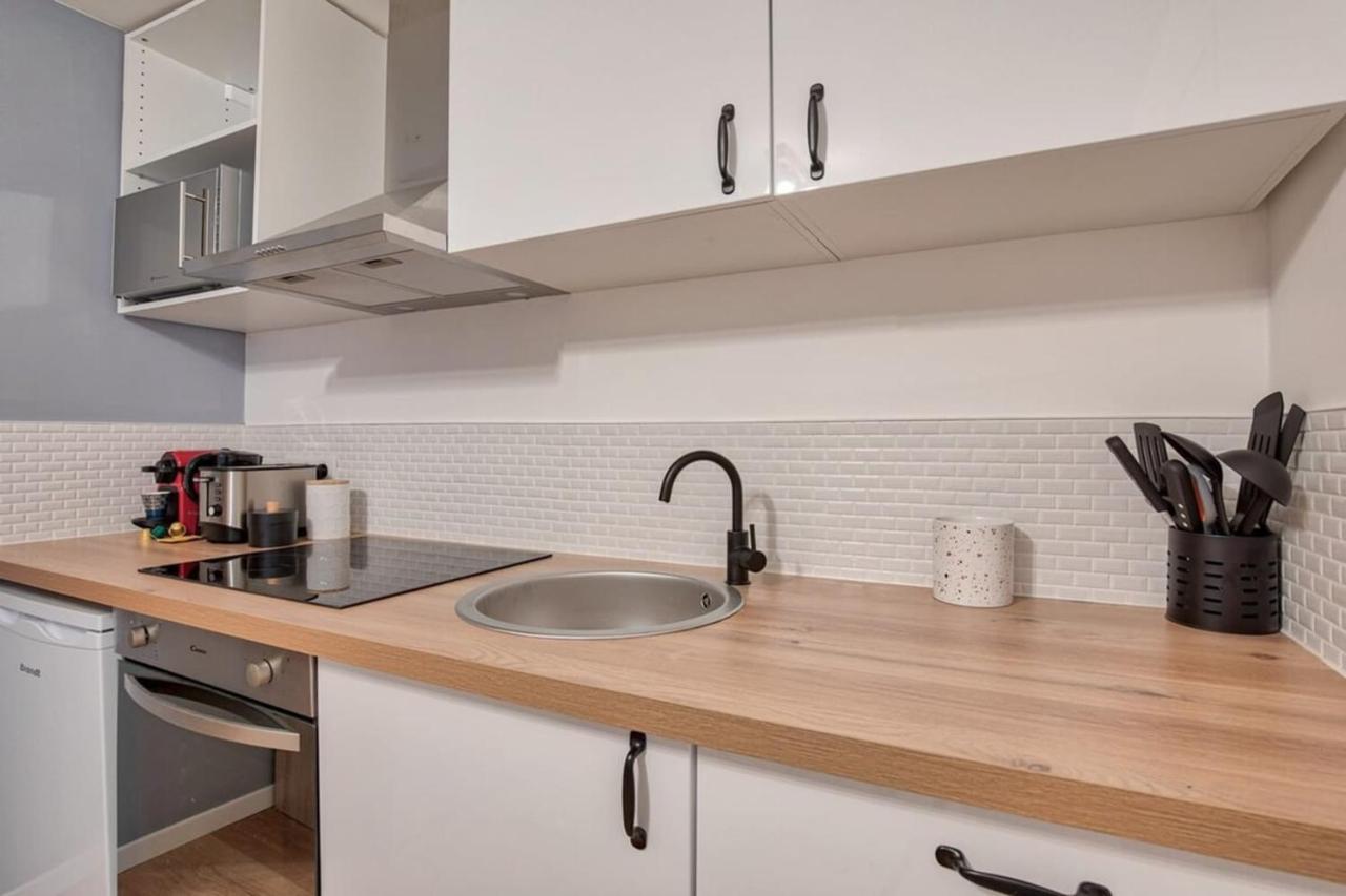 Charming Studio At Republique - 2P Apartment Paris Bagian luar foto