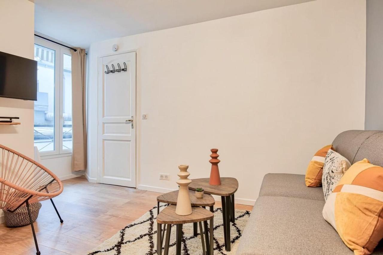 Charming Studio At Republique - 2P Apartment Paris Bagian luar foto